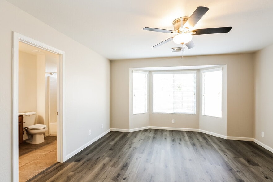 Building Photo - 2829 W Grenadine Rd