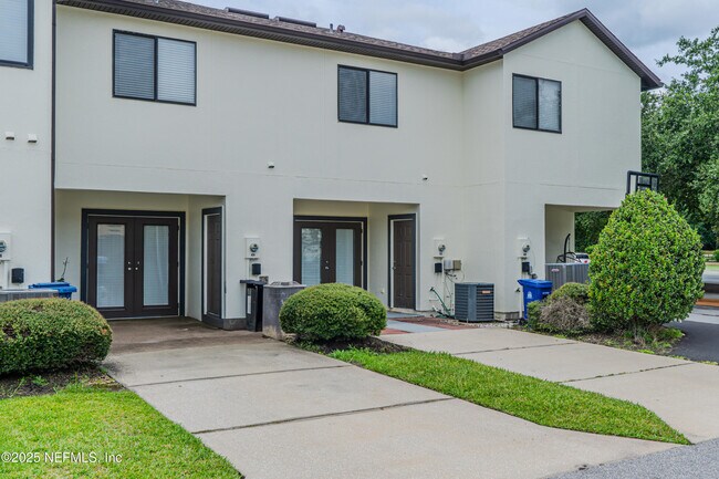 Building Photo - 422 Cabernet Pl