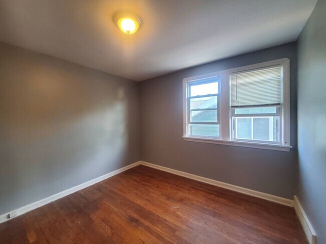 Building Photo - 3243 W 115th St