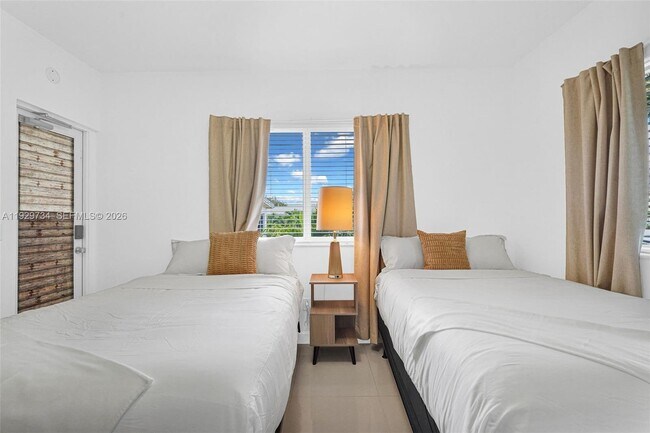 Building Photo - 1025 94th St