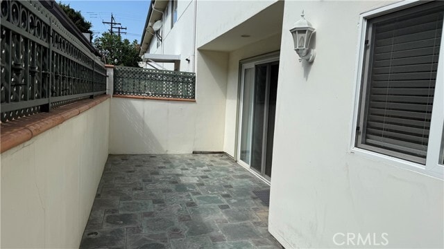 Building Photo - 9516 Lucerne Ave