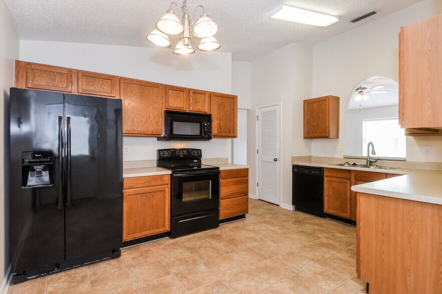 Building Photo - 175 Nadia Michelle Ct S