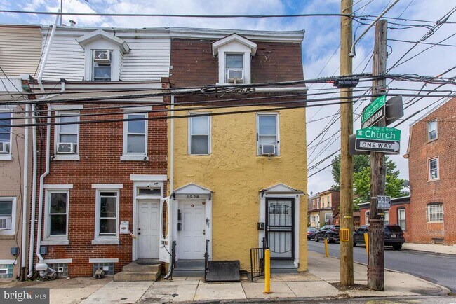 Building Photo - 1528 Church St
