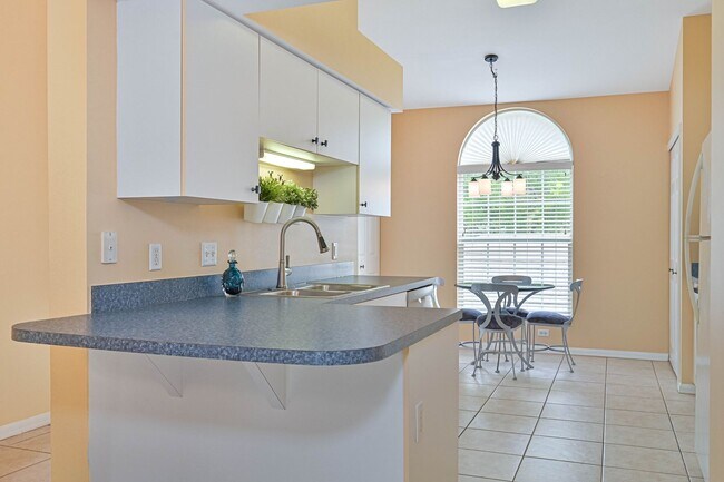 Building Photo - 22741 Sandy Bay Dr