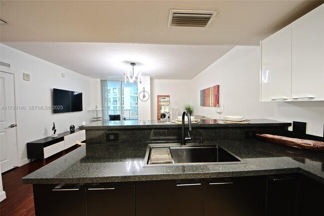 Building Photo - 170 SE 14th St