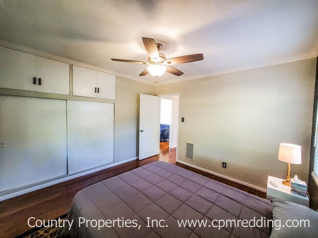 Building Photo - 2166 Garden Ave