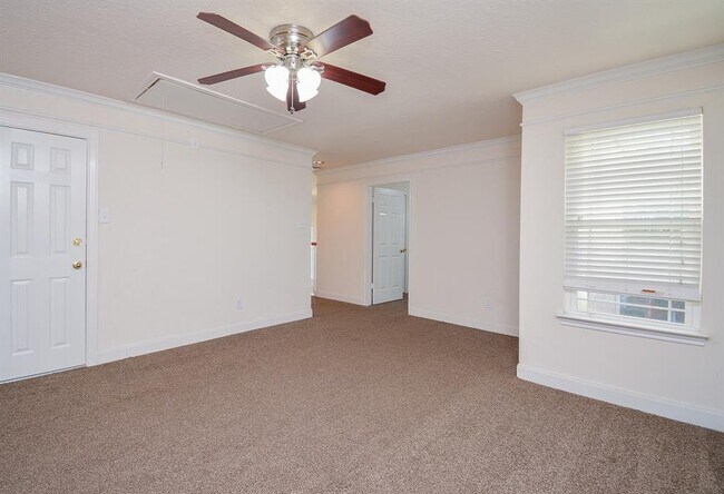 Building Photo - 16407 N Eldridge Pkwy