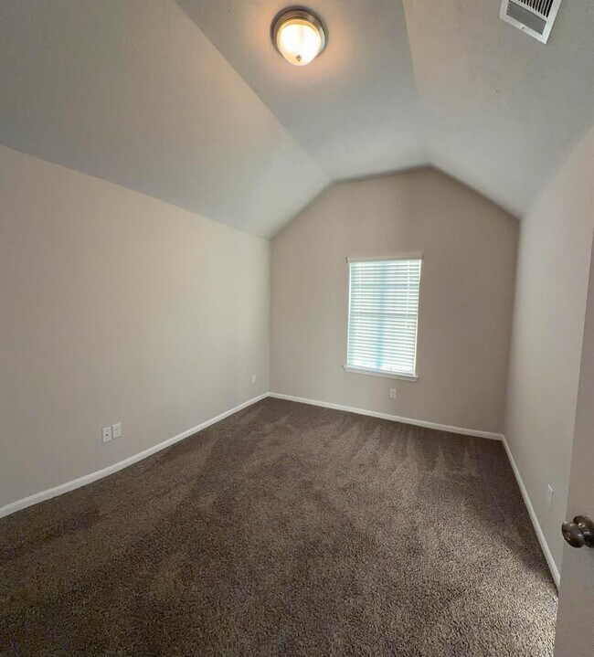 Building Photo - 1841 Basin Trl