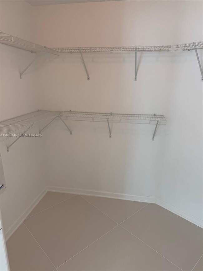 Building Photo - 1900 N Bayshore Dr