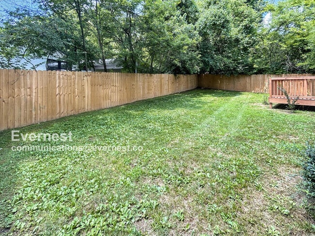 Building Photo - 600 Maclaurin Ct