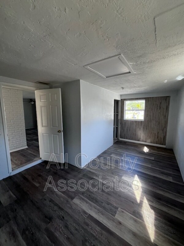 Building Photo - 7710 Rohuna Dr