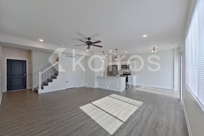 Building Photo - 6925 Holly Ct