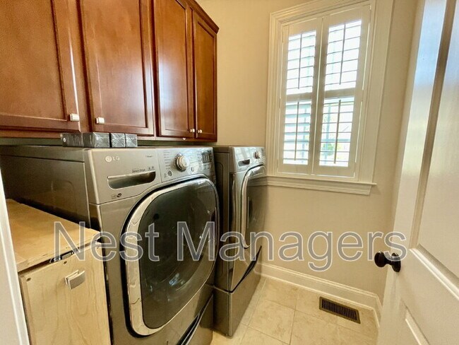Building Photo - 2905 Deep Channel Ct