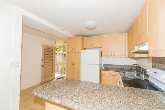 Building Photo - Bishop Manor Unit 22