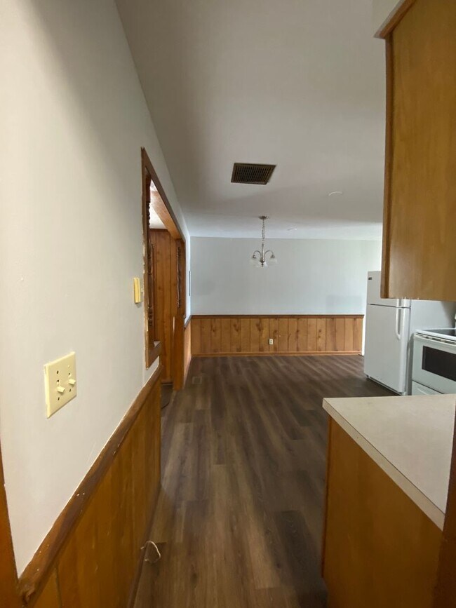 Building Photo - Welcome to Blueberry Hills located off Nicholasville Rd     20260615