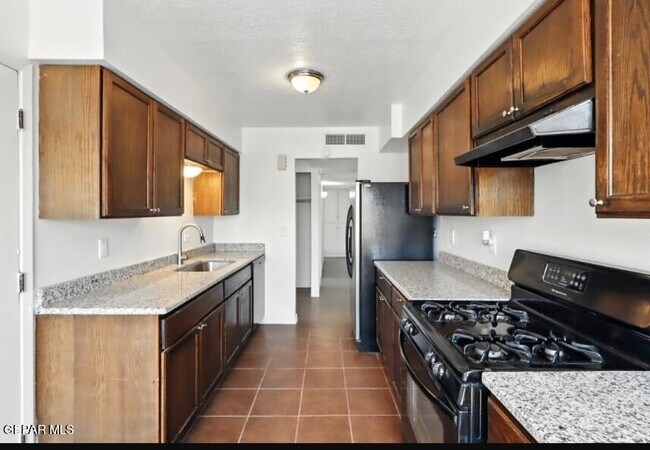 Building Photo - 2900 Roy Pace Dr