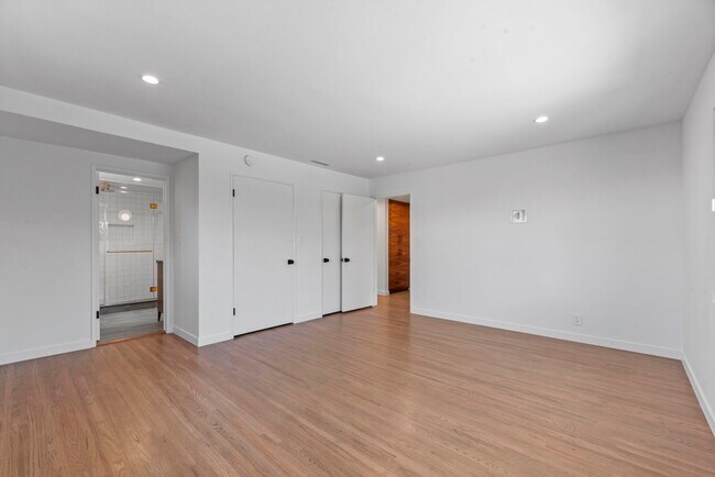 Building Photo - 7512 Rindge Ave