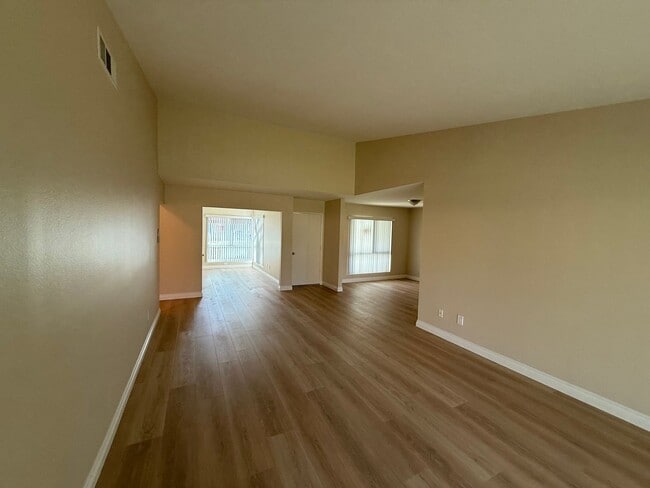 Building Photo - The Popular Freestanding El Dorado in Leisure Village