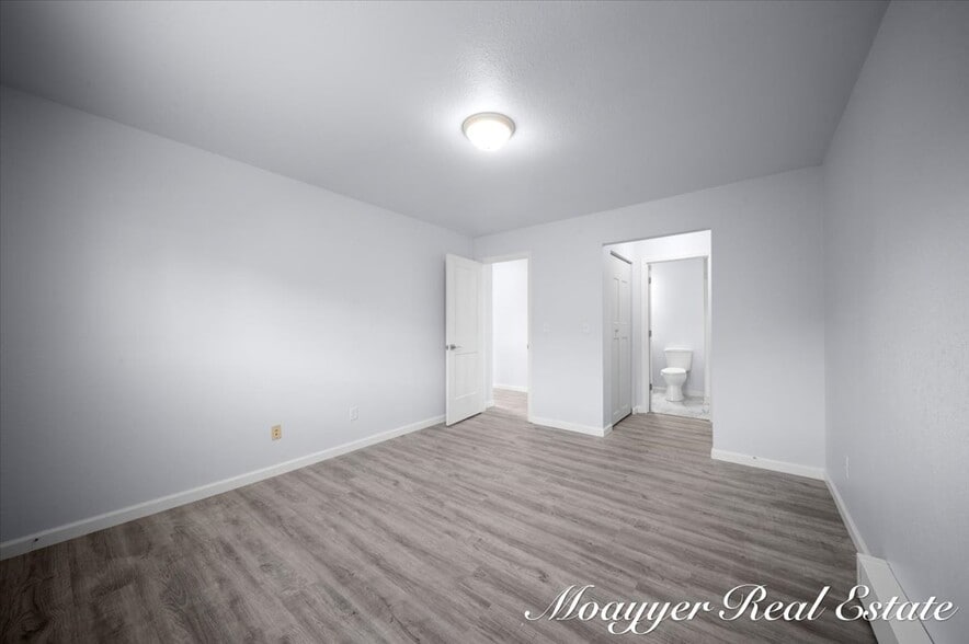 Building Photo - 1041 Abbey Ct