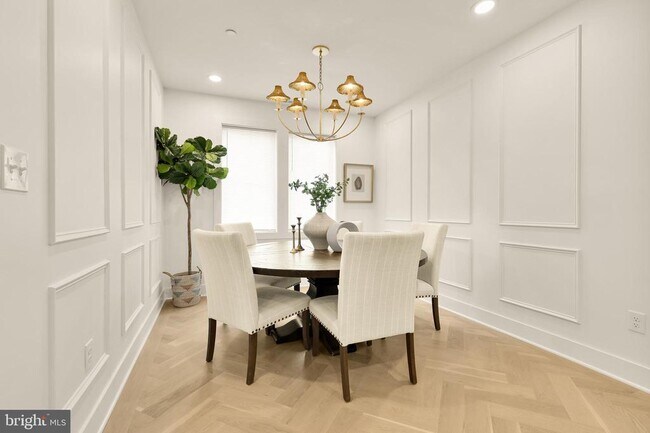 Building Photo - 1706 Bay St SE