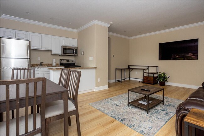 Building Photo - 1 Edgewater Dr