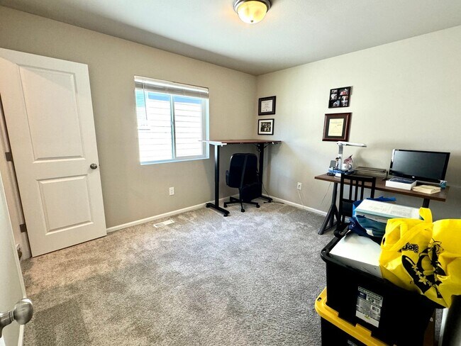 Building Photo - Charming 3-Bedroom Home in DuPont, WA