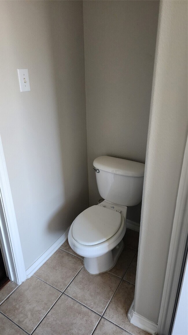 Building Photo - 11430 Hackmatack Way