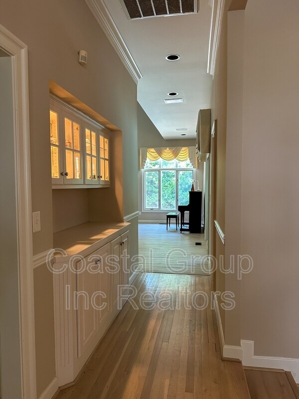 Building Photo - 1661 Spring House Trail