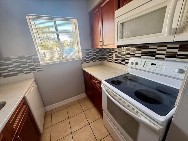 Building Photo - 127 Springwood Cir