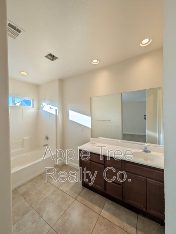 Building Photo - 1349 Edelweiss Dr