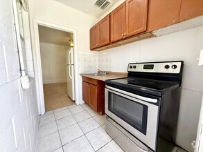 Building Photo - 926 33rd St