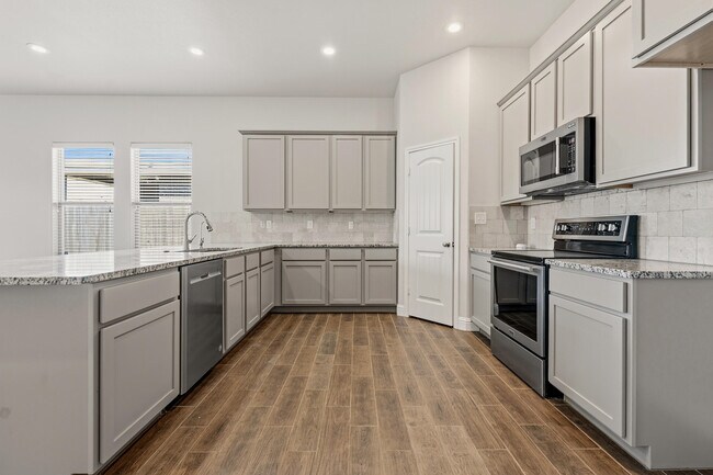 Building Photo - 13810 Avenue W