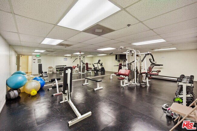 Building Photo - 4501 Cedros Ave
