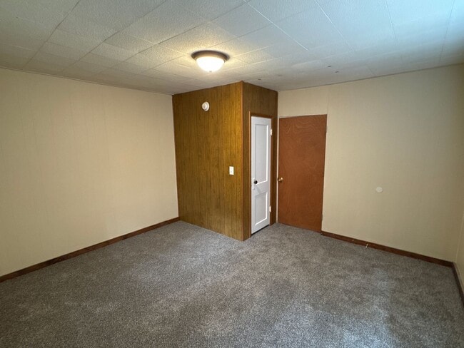Building Photo - 2 Bedroom House!  $750!!!