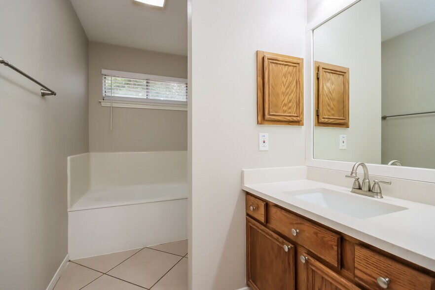 Building Photo - 5015 Cupids Bower Ct
