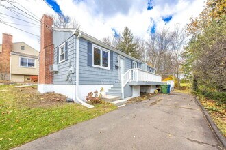 Building Photo - 32 Marshall St