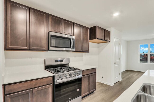 Building Photo - 370 Bridgeview Ct