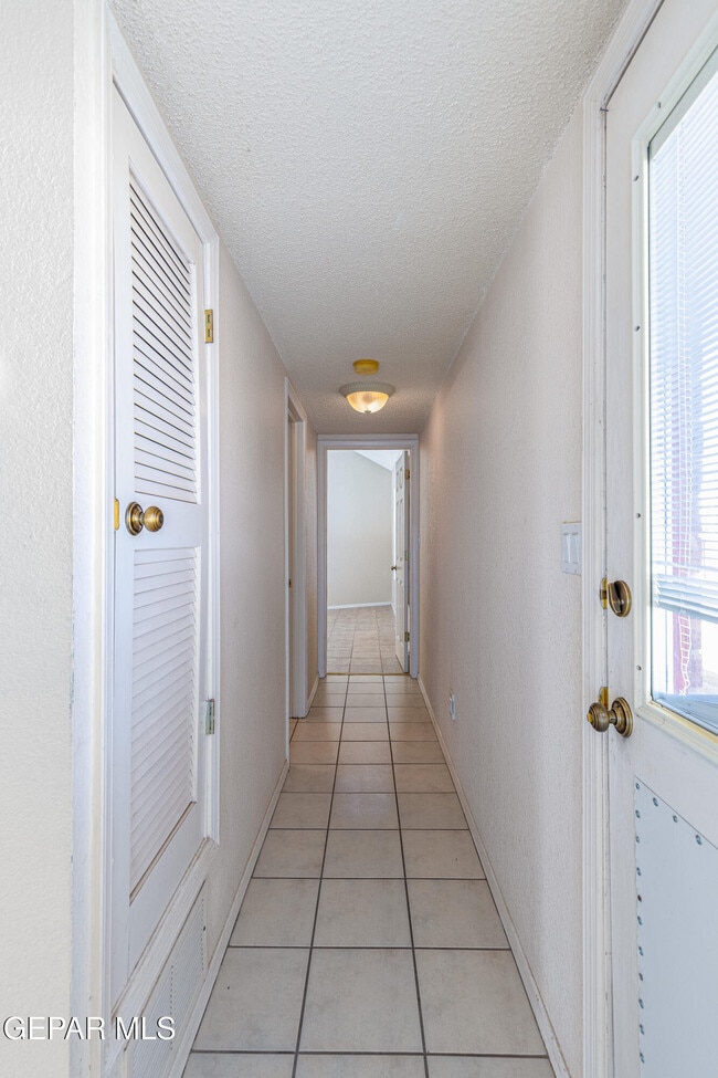 Building Photo - 4628 King Arthur Ct