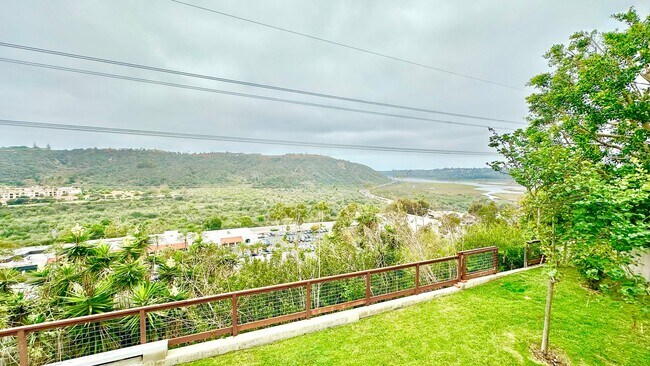 Building Photo - Spacious Two-Story Home with Three-Car Att...