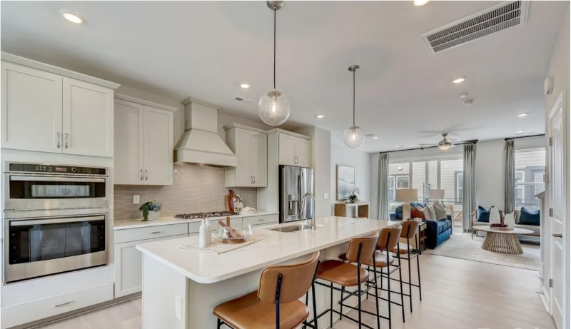 Building Photo - 9466 Senator Royall Dr