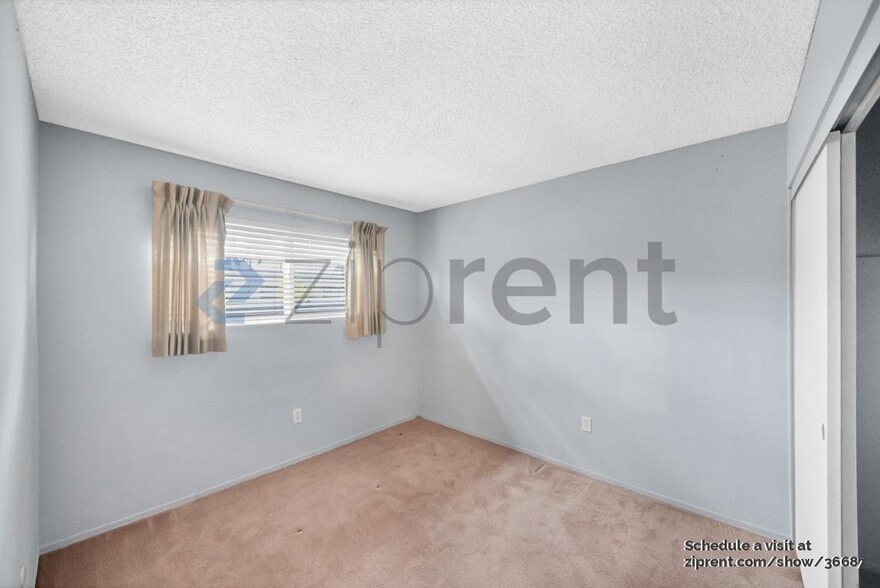 Building Photo - 7552 Corbin Ave