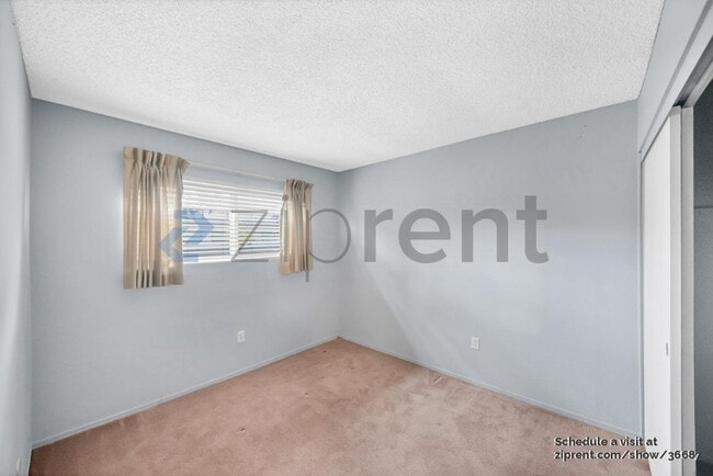 Building Photo - 7552 Corbin Ave