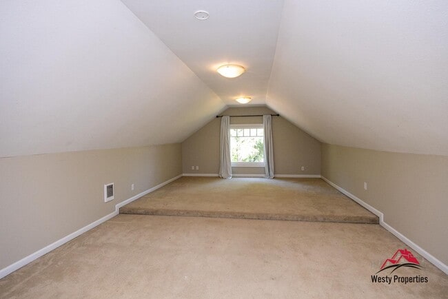Building Photo - 7548 SW 35th Ave