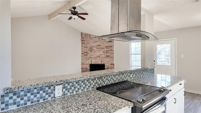 Building Photo - 4706 Glendower Dr