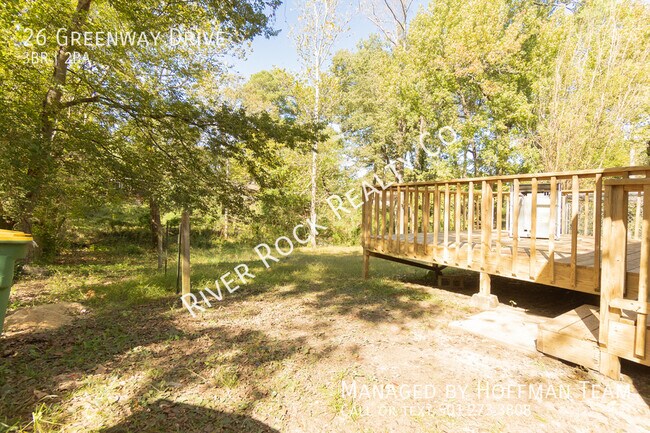 Building Photo - 26 Greenway Dr