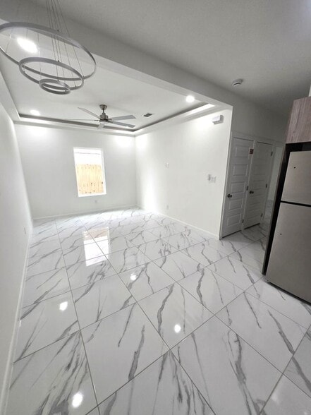 Building Photo - 3201 Magdalena St