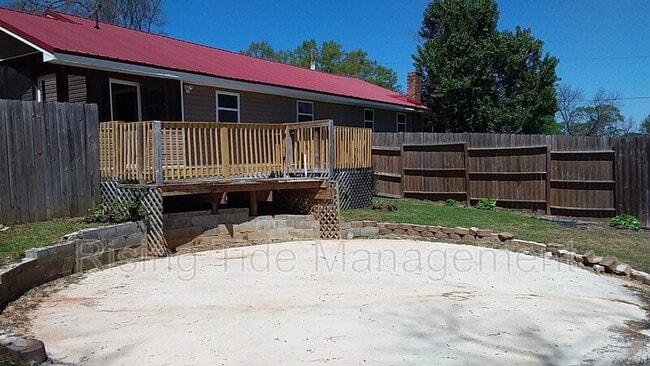 Building Photo - 5129 Highland Ave