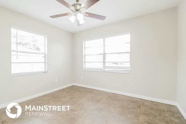 Building Photo - 1456 Coronet Dr