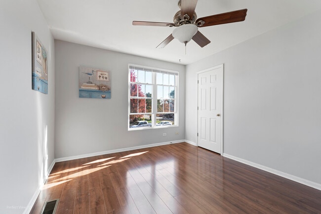 Building Photo - 1093 Symphony Dr