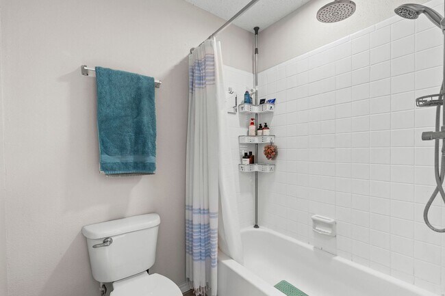 Building Photo - 3 Bedroom/2.5 Bath Northwest Park